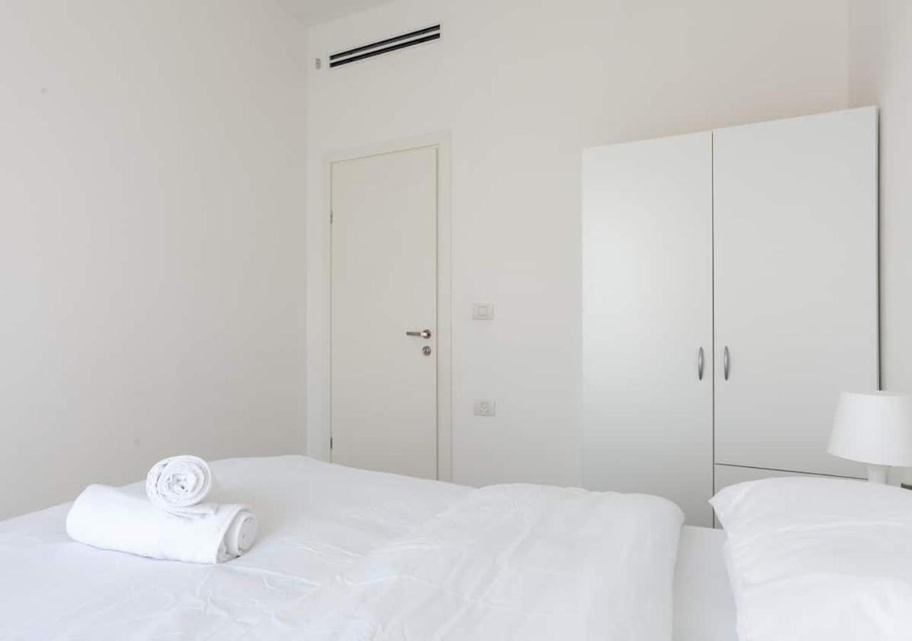 Oַ&O Group- Luxury Apt Tower Spectacular Sea View Bat Jám Kültér fotó