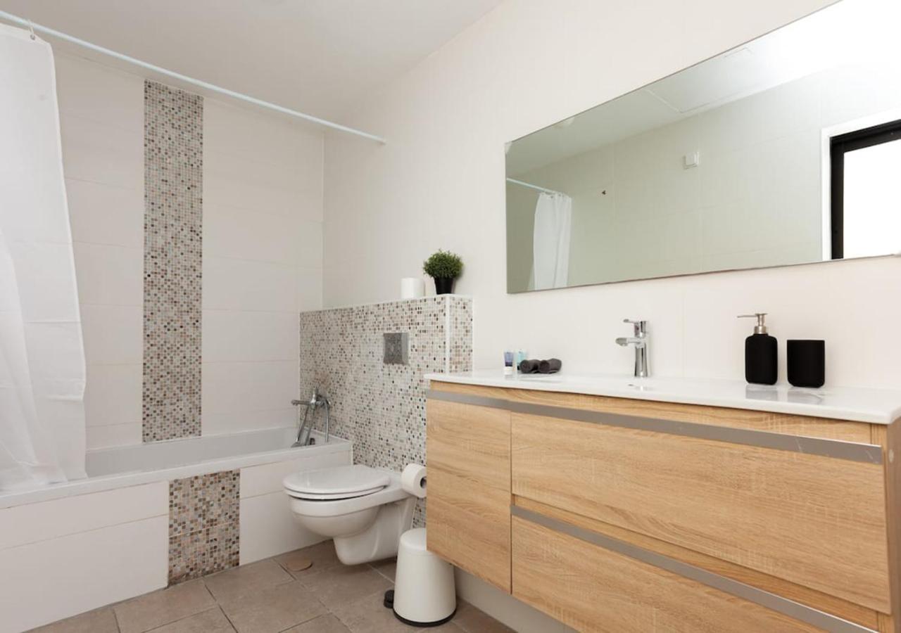 Oַ&O Group- Luxury Apt Tower Spectacular Sea View Bat Jám Kültér fotó
